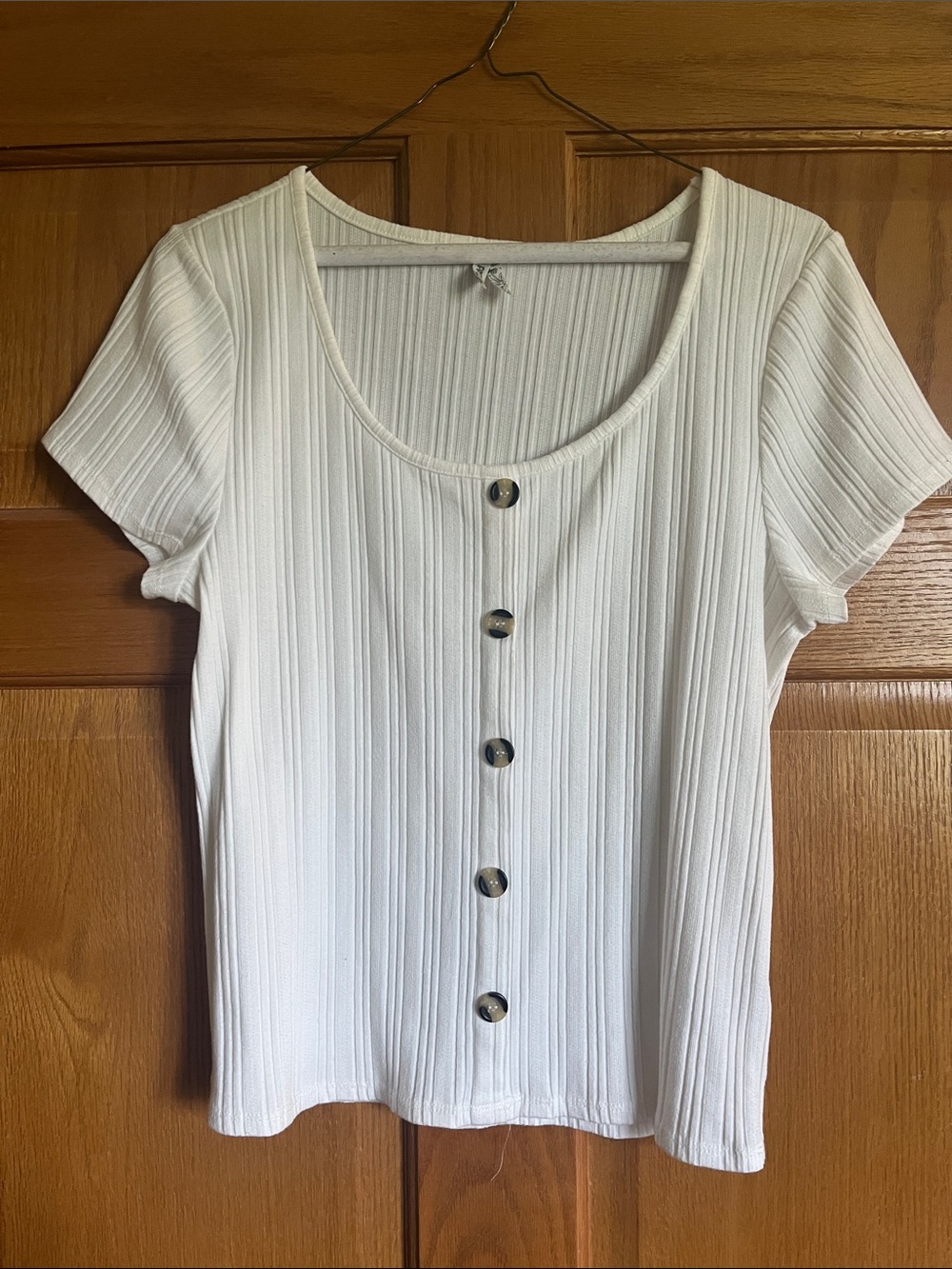 Mudd White Ribbed Button-Front Scoop Neck Tee